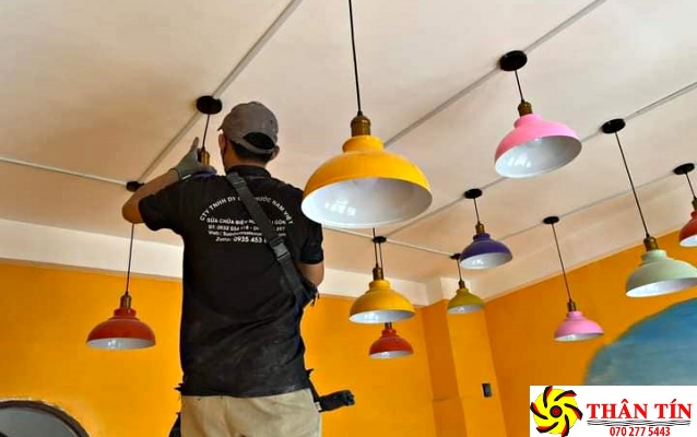 Sửa chữa, thay thế bóng đèn giá tốt 24h