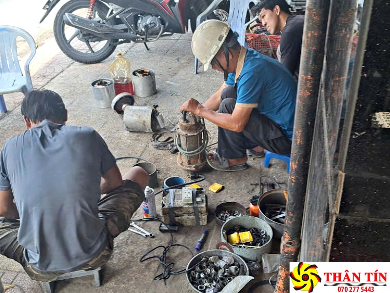 CHUYÊN NHẬN SỬA MÁY BƠM CHÌM (MÁY BƠM CHẤT THẢI) TẠI NHÀ
