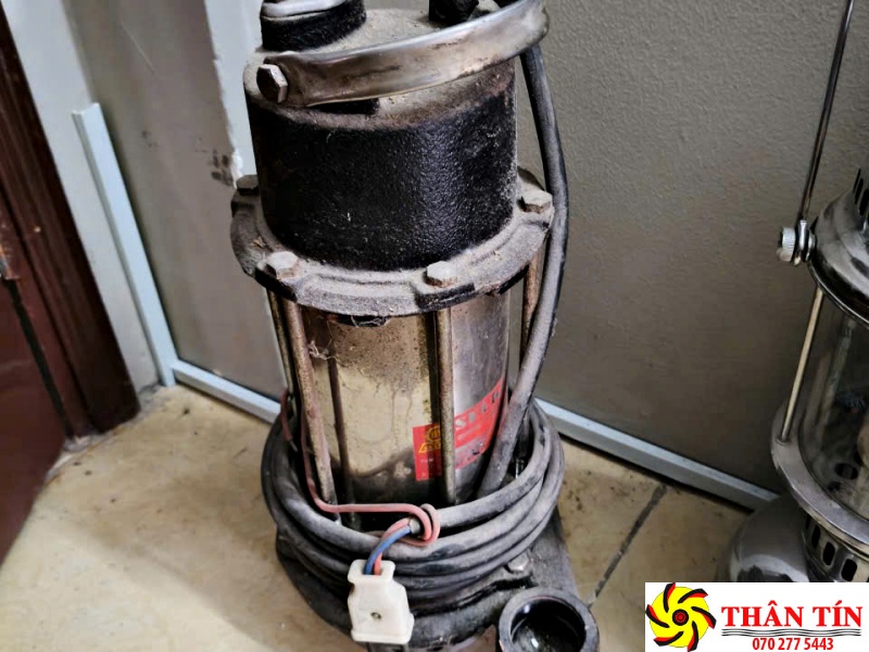 CHUYÊN NHẬN MUA BÁN – LẮP ĐẶT – DI DỜI – SỬA MÁY BƠM NƯỚC CHÌM (BƠM CHẤT THẢI)