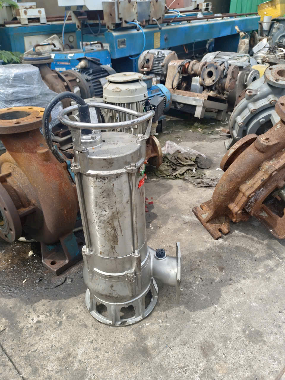 Thợ Sửa Máy Bơm Nước Chìm( Bơm Chất Thải) Tại Nhà Quận Phú Nhuận, GIÁ RẺ, UY TÍN