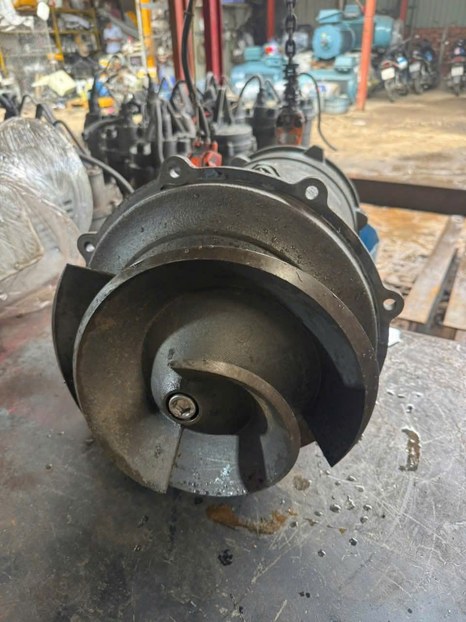 Dịch vụ sửa máy bơm nước chất thải bị hư bạn đạn giá rẻ